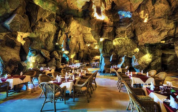 Koohsangi Restaurant in Kish Island