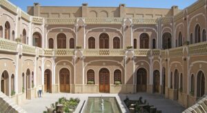 lari house yazd