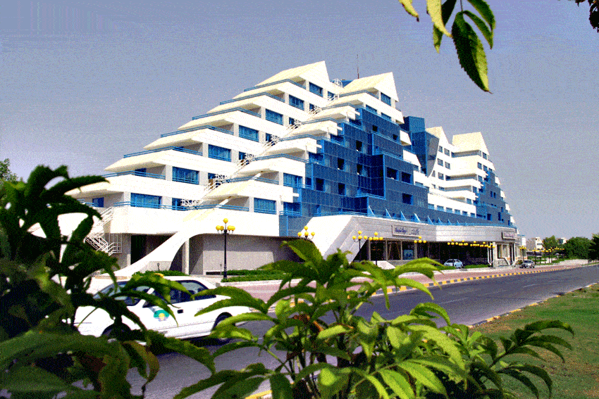 Flamingo_hotel_kish-min